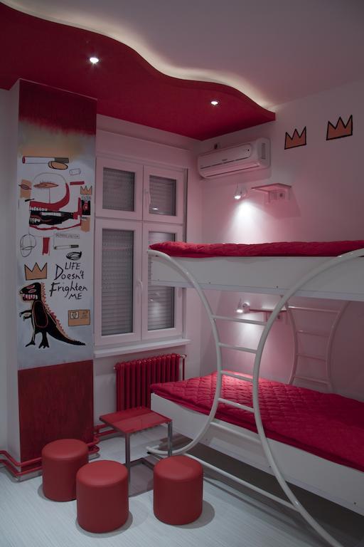 Pop Art Hostelベオグラード 部屋 写真
