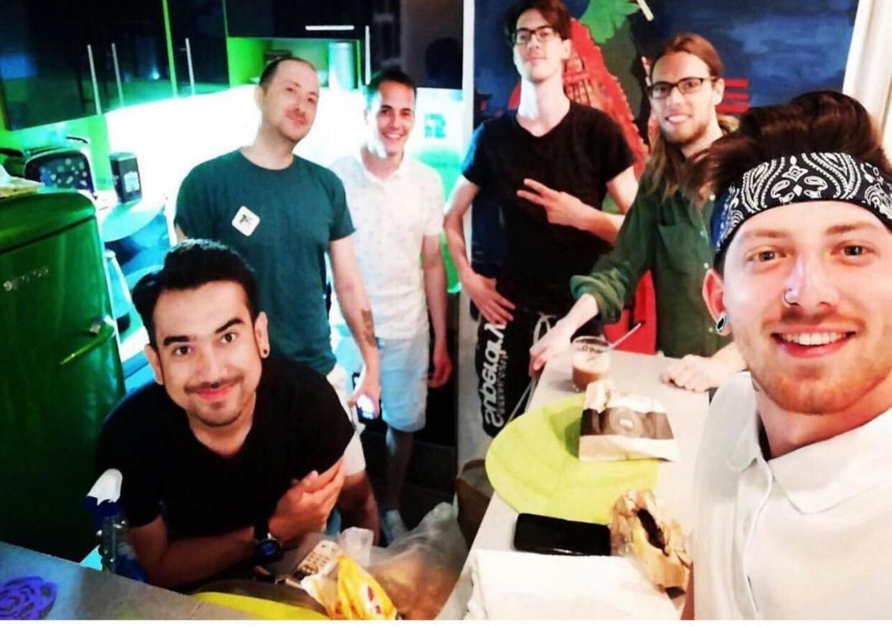 Pop Art Hostelベオグラード エクステリア 写真